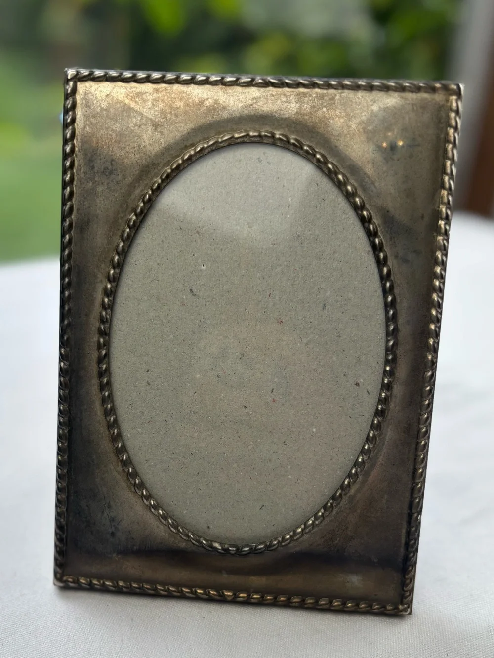 Vintage Classic Silver Plated Photo Frame 5” x 7” Oval Opening Braided Rope Edge